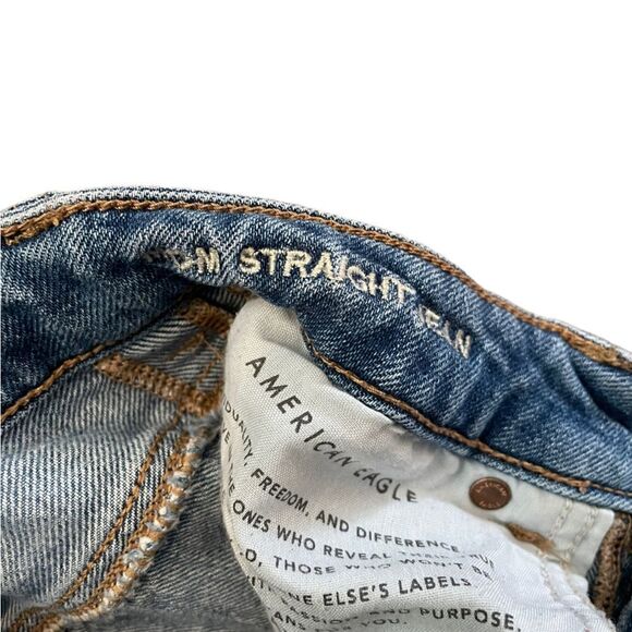 AMERICAN EAGLE Mom Straight Jean Size 2 - Picture 8 of 8